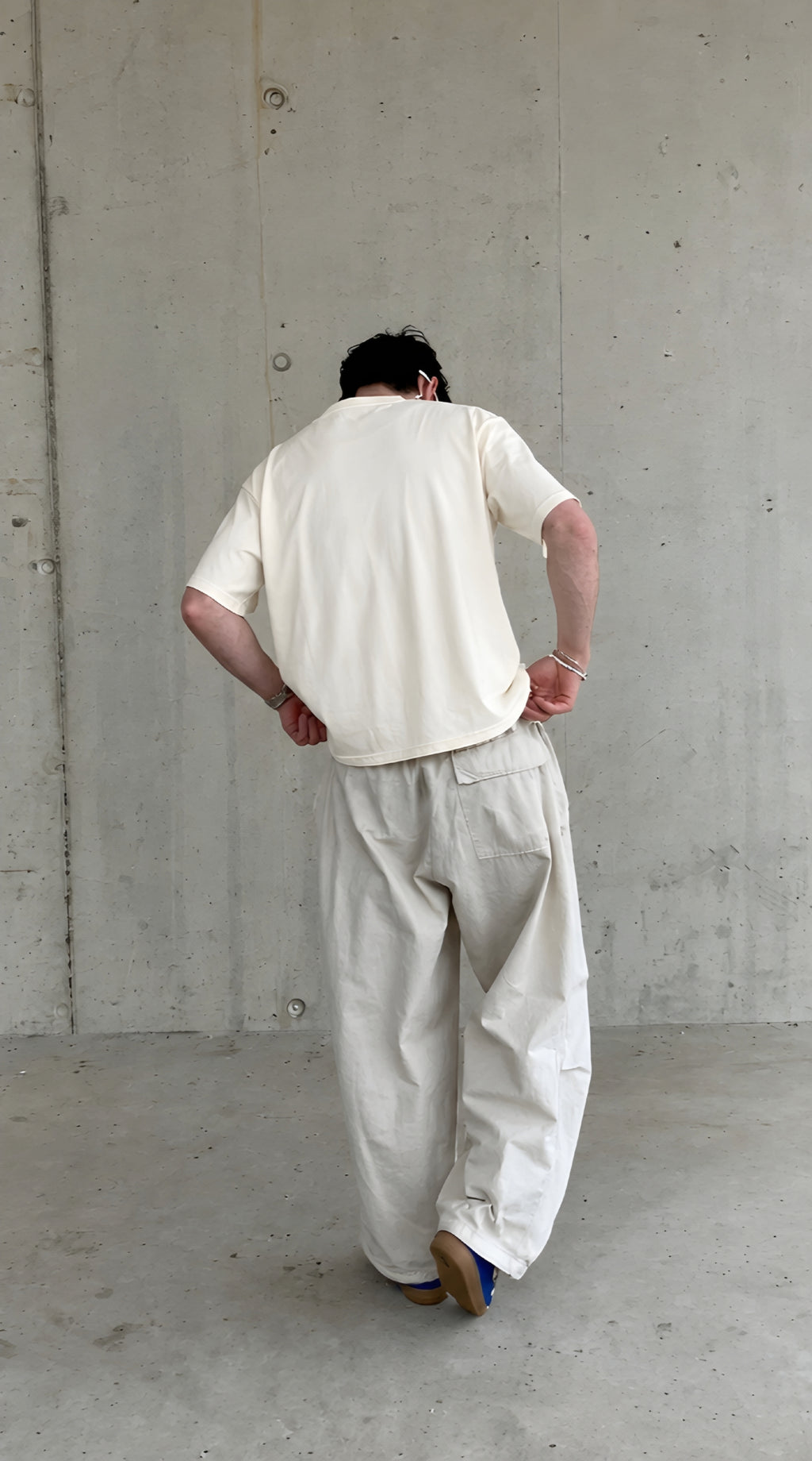 Divin off white boxy fit cropped tshirt