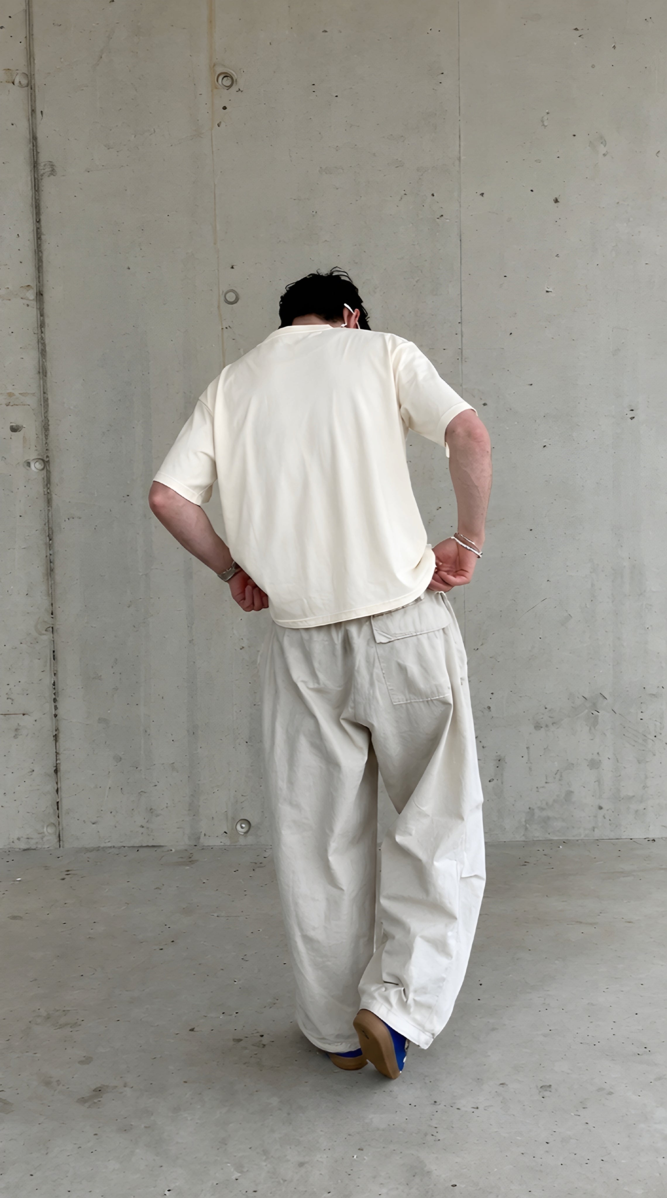 Divin off white boxy fit cropped tshirt